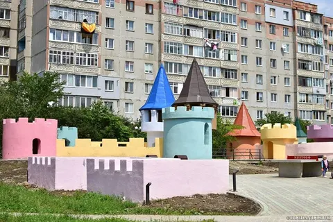 У Франківську дитячий майданчик біля 22 школи можуть замінити сквером