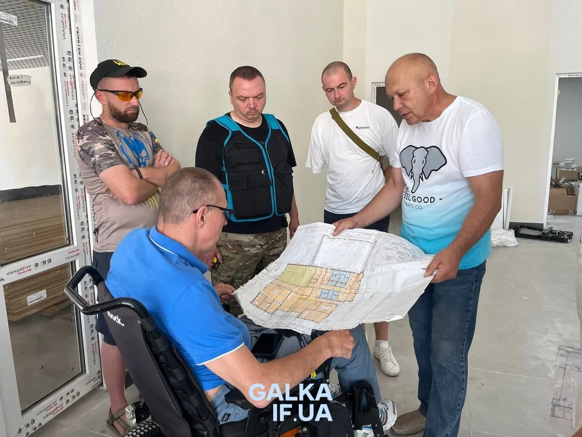 Ветерани перевірили безбар’єрність Ветеран Хабу у Франківську