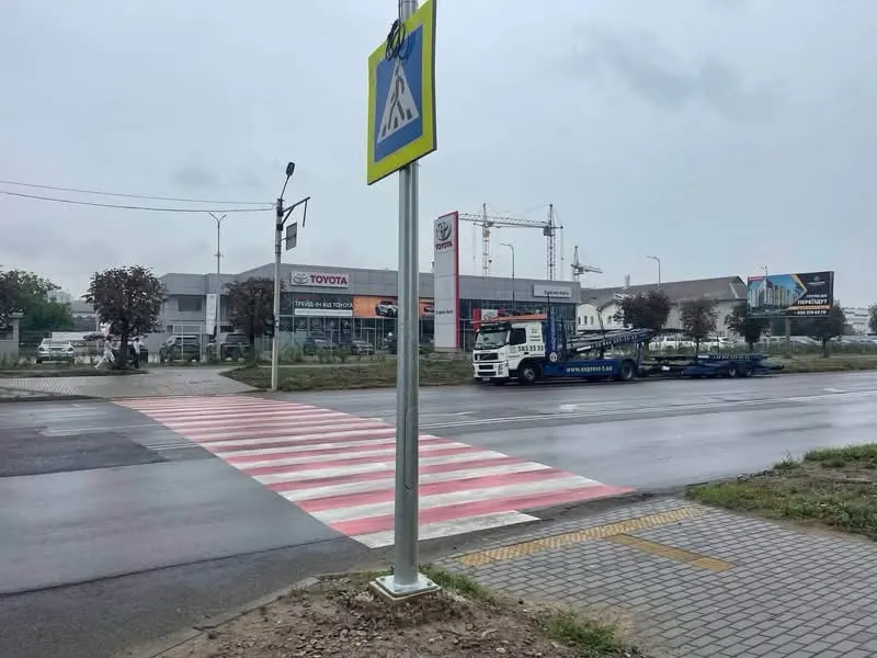На перехресті Хмельницького — Надрічної в Івано-Франківську з'явився світлофор