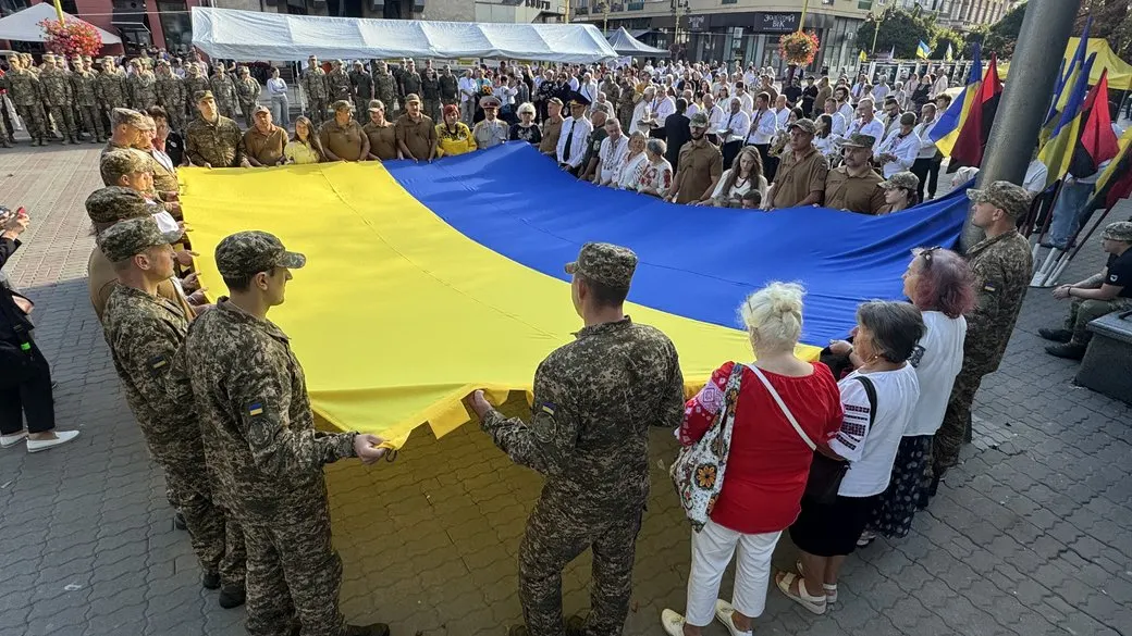 В Івано-Франківську підняли Державний Прапор та вшанували пам'ять полеглих Героїв