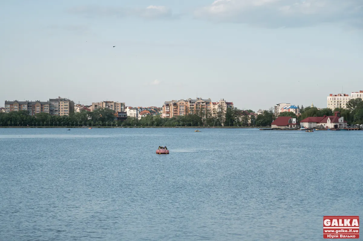 Землю біля міського озера у Франківську повертатимуть через суд: справа знову в апеляції