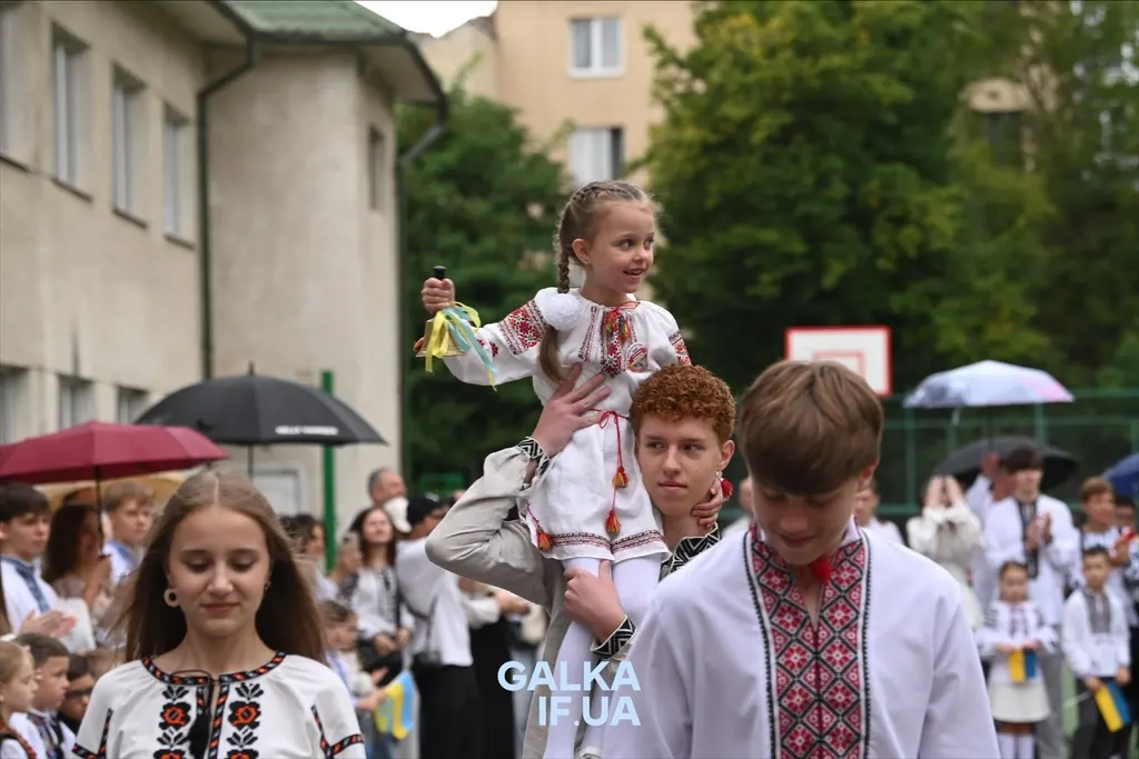 1 вересня у Франківську: ліцей №5 розпочав новий навчальний рік