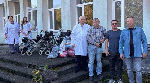 З Бельгії до Калуша привезли медичну допомогу та два авто для військових