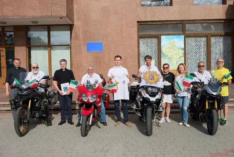 Італійські мотоциклісти подолали 1650 км, щоб підтримати Франківськ