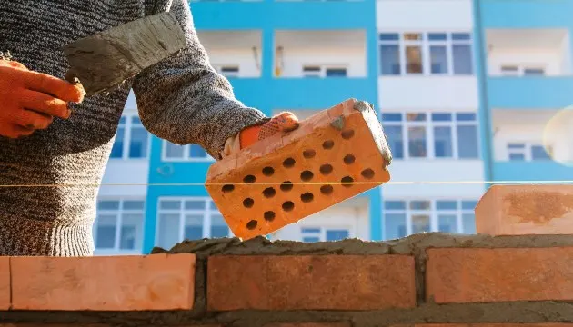 Будівельна галузь Прикарпаття: 2 тисячі підприємств і зарплата майже 25 тисяч
