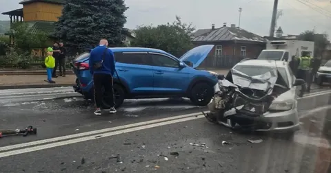 У Ямниці зіткнулися Skoda та Hyundai: двох людей оглядають медики