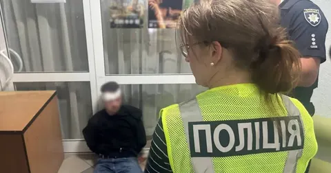 У Києві чоловік на ВЛК смертельно поранив лікарку
