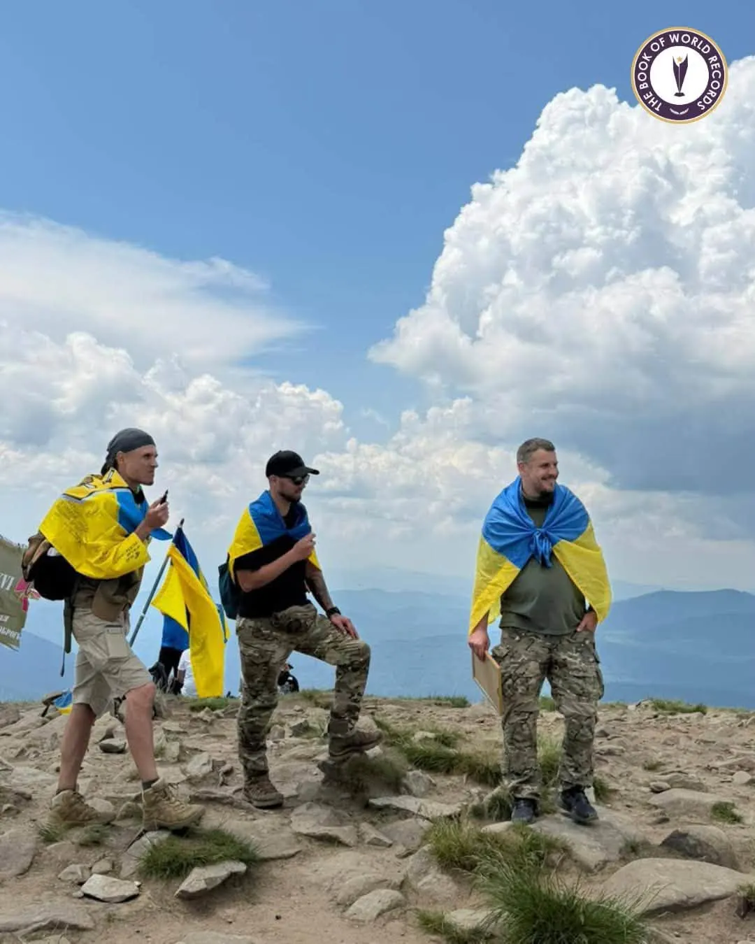 На Говерлі 35 військових і ветеранів встановили рекорд України