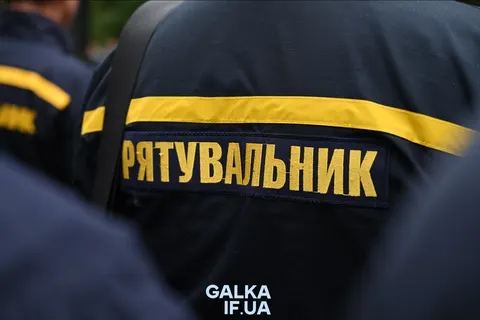 У Івано-Франківську через пожежу в підвалі евакуювали сімох мешканців
