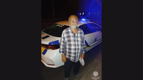 В Івано-Франківську патрульні допомогли 86-річному чоловікові повернутися додому
