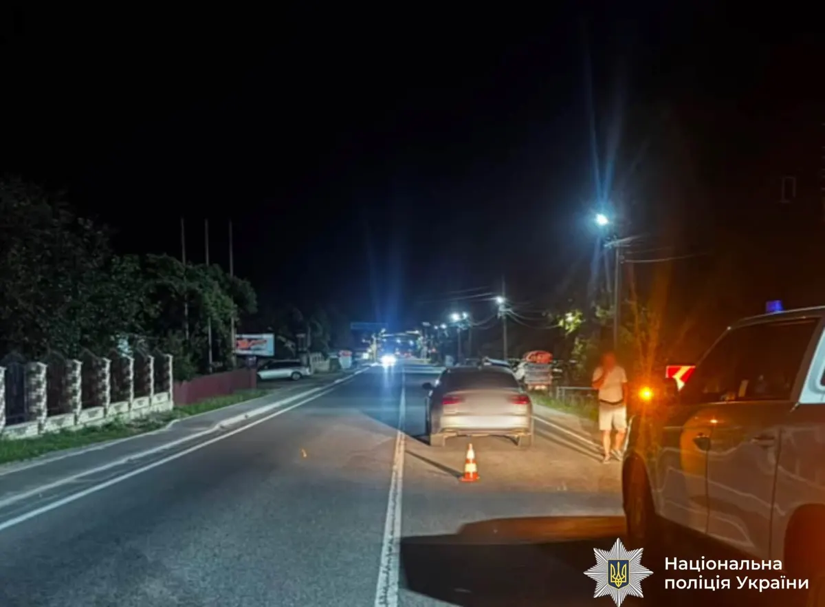 У Татарові автівка збила жінку: потерпілу госпіталізували
