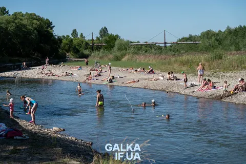 На Прикарпатті вода на пляжах відповідає нормам для купання