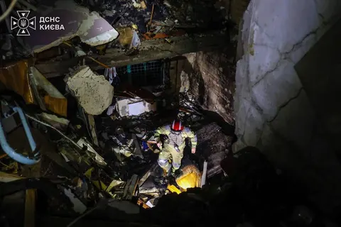 Нічна атака на Київ: 8 загиблих, 33 поранених, триває пошукова операція