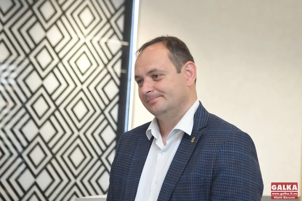 Франківці про відсутність чиновників на нараді: «То не платіть їм зарплату»
