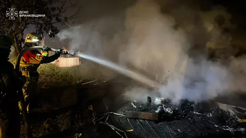 На Косівщині вночі горів кемпінговий причіп