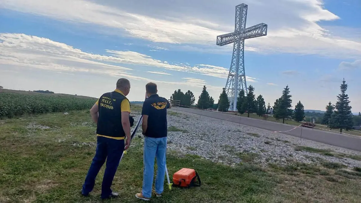 Найвищий хрест України — у Старуні: рекорд офіційно зафіксували