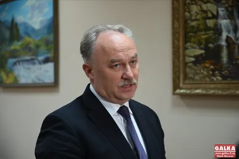 Прикарпатські школярі зможуть слухати лекції студентів-медиків