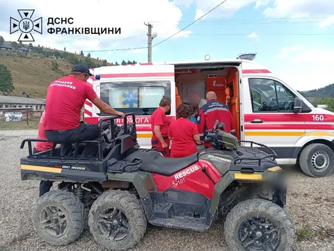 На Прикарпатті врятували туриста з Харкова, який травмувався у горах