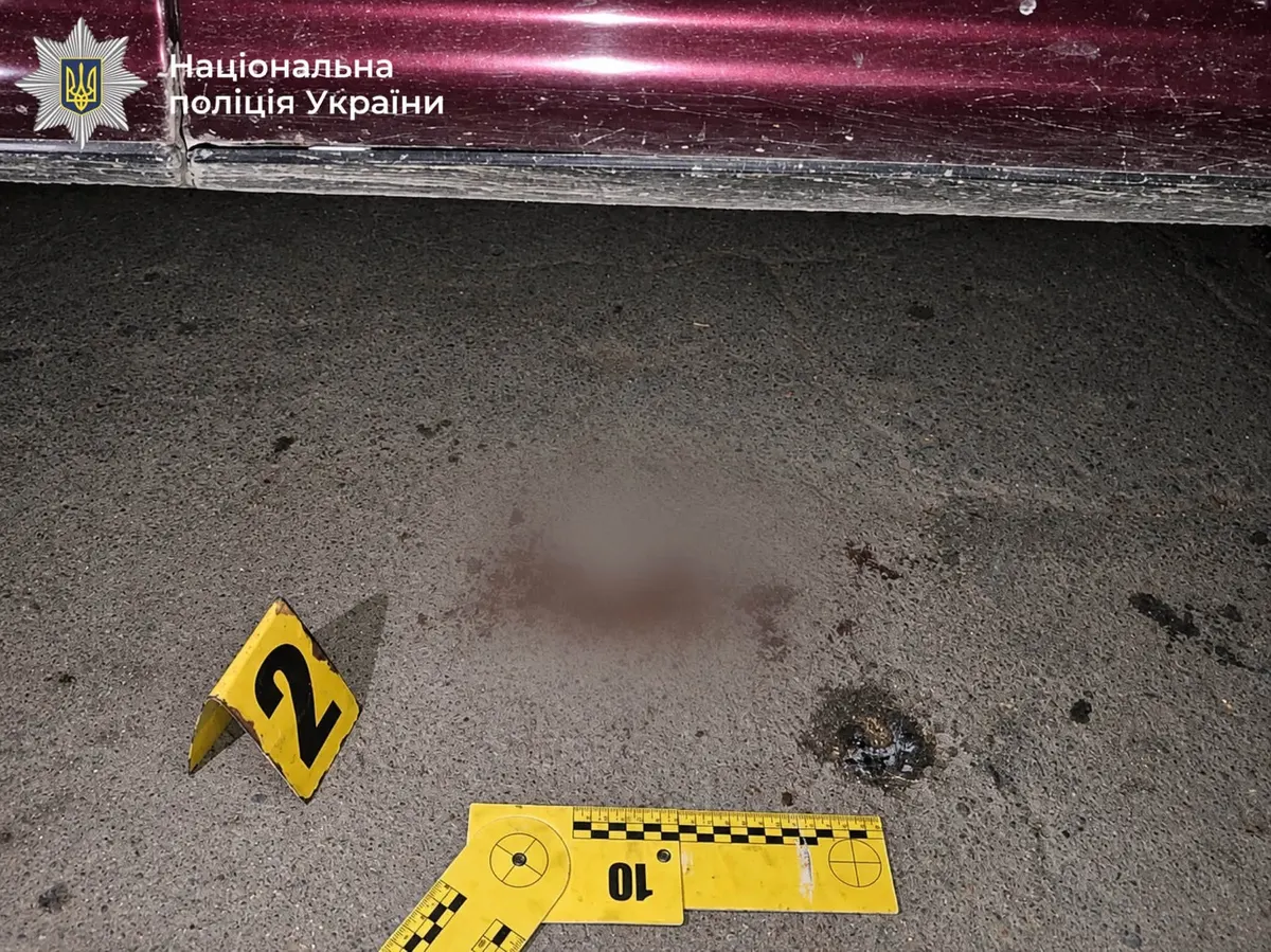 У Калуші водій Nissan заднім ходом збив 75-річну жінку