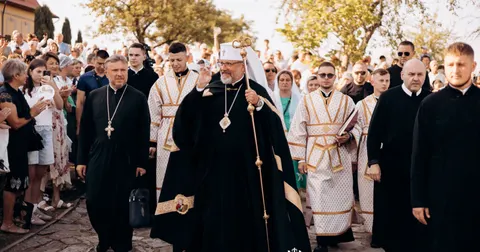У Крилосі патріарша проща зібрала тисячі вірян