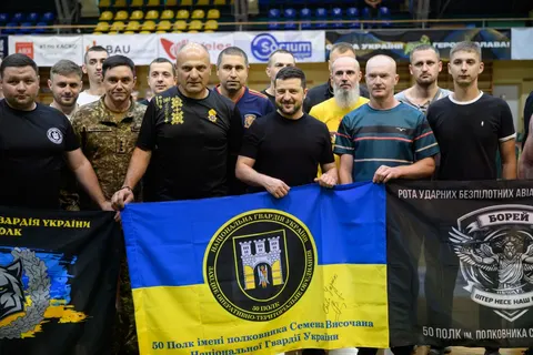 Зеленський на Прикарпатті: вшанував пам'ять воїнів та зустрівся з учасниками «Во