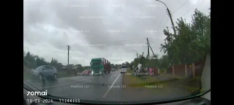 У Боднарові BMW перекинувся у кюветі: водійка не впоралася з керуванням