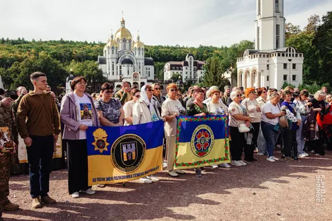 Гвардійці 50 полку та родини загиблих воїнів помолилися у Зарваниці