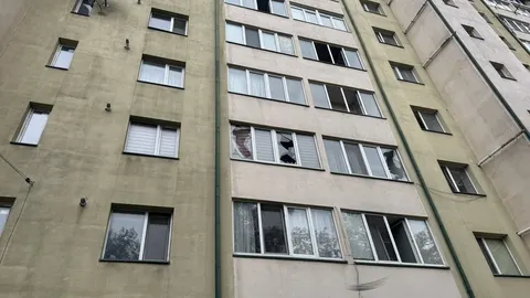 Атака на Івано-Франківськ: у багатоповерхівці на Деповській вибито 15 вікон, люд