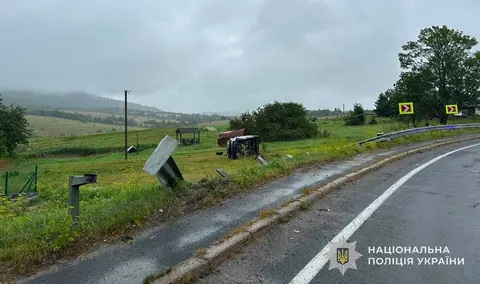 На Львівщині перекинувся мікроавтобус із франківцями: травмовано чотирьох
