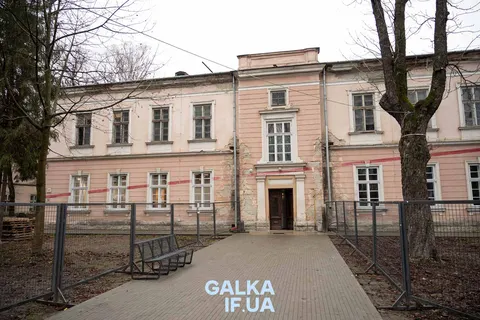 Палац Потоцьких в Івано-Франківську: історія розкоші та легенди про привидів