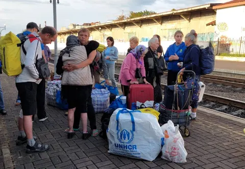 На Прикарпаття прибув евакуаційний потяг із Донеччини: вісім людей поселили в Ро