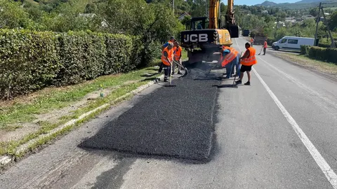 На Прикарпатті ліквідовують аварійну ямковість на трьох дорогах державного значе
