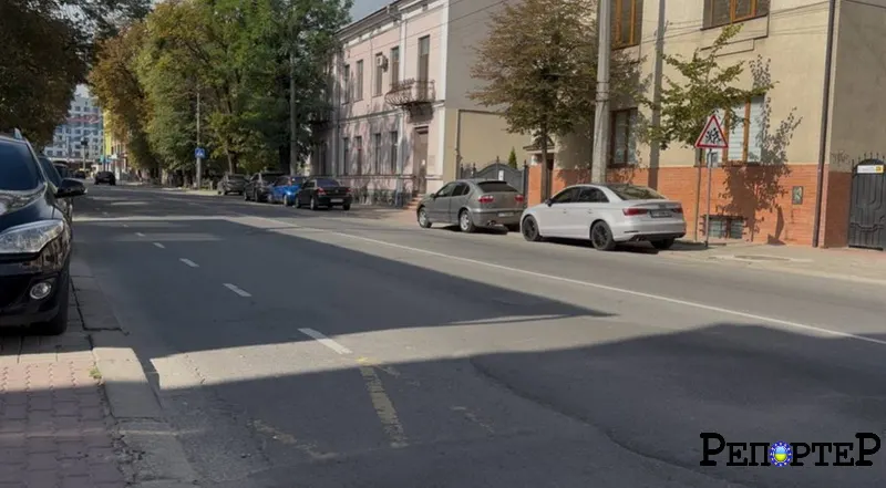 У Франківську через аварійний колектор топило 11 будинків: мешканці просять владу діяти