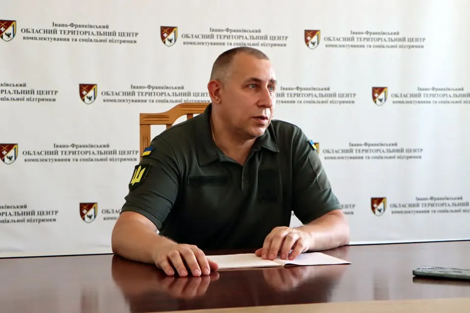 На Прикарпатті продовжили набір до військового інституту: хто може встигнути