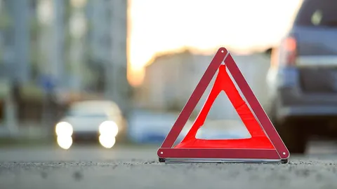 У Франківську вантажівка зіткнулася з велосипедистом: постраждалого госпіталізов