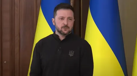 Зеленський: вибори під час війни — це цунамі, яке розколе Україну