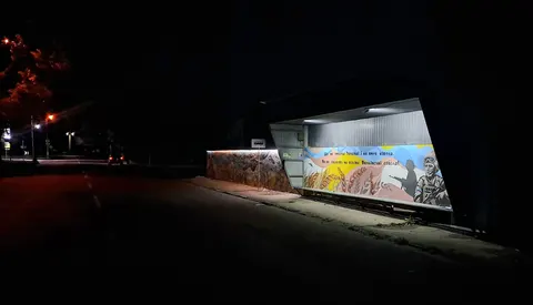У Калуші освітили патріотичний мурал на вулиці Долинській